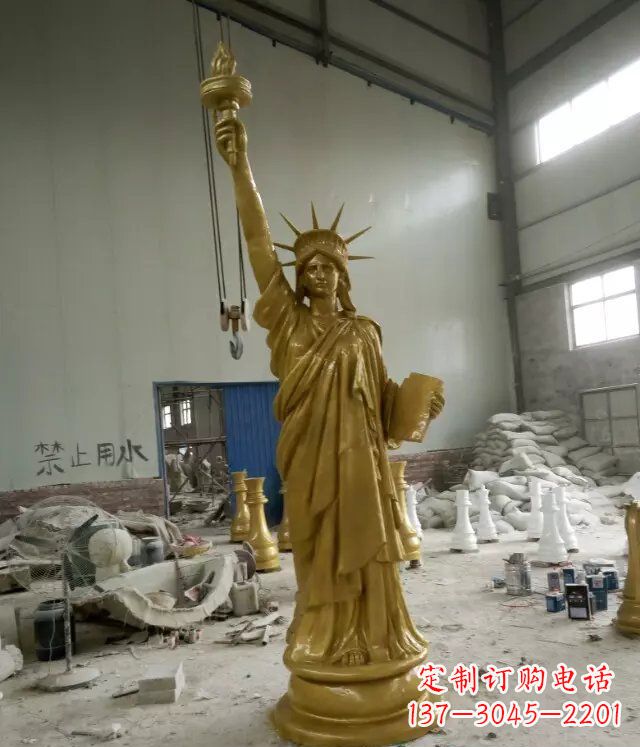 威海自由女神玻璃钢仿铜人物雕塑