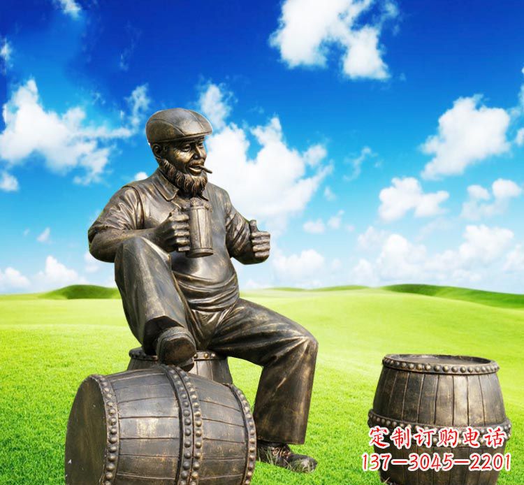威海坐酒桶喝啤酒的西方人物铜雕